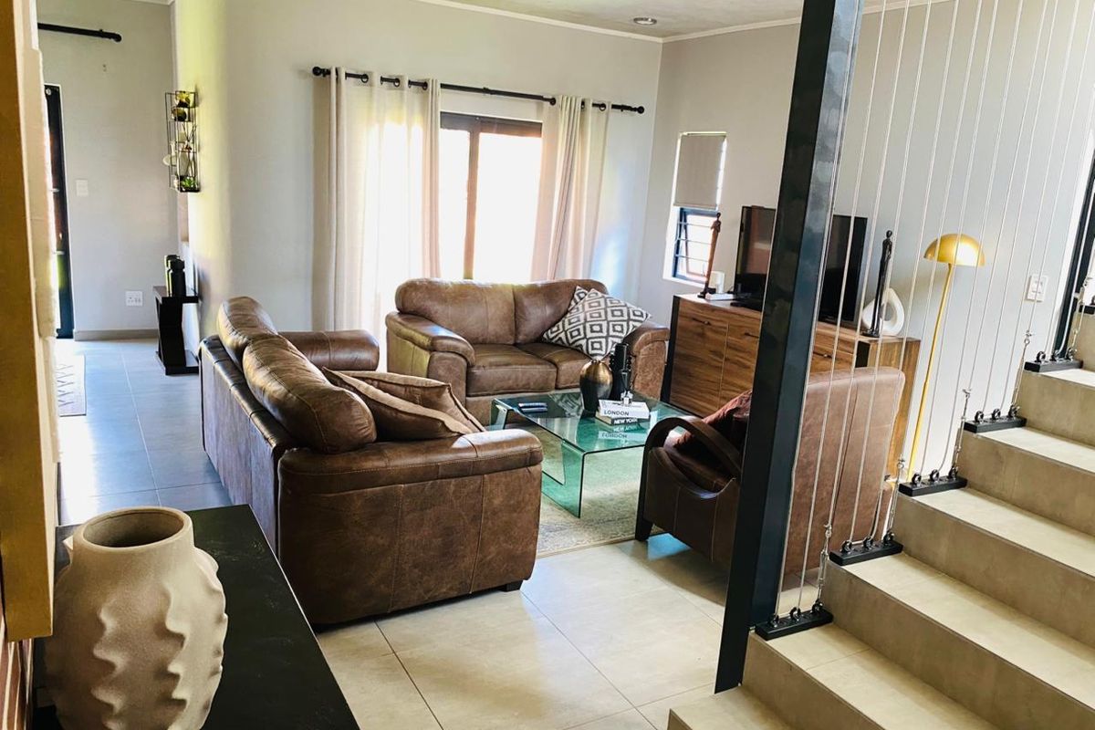 3 Bedroom Double-Storey House to Rent in Baltimore Lifestyle Estate. - Photo 4