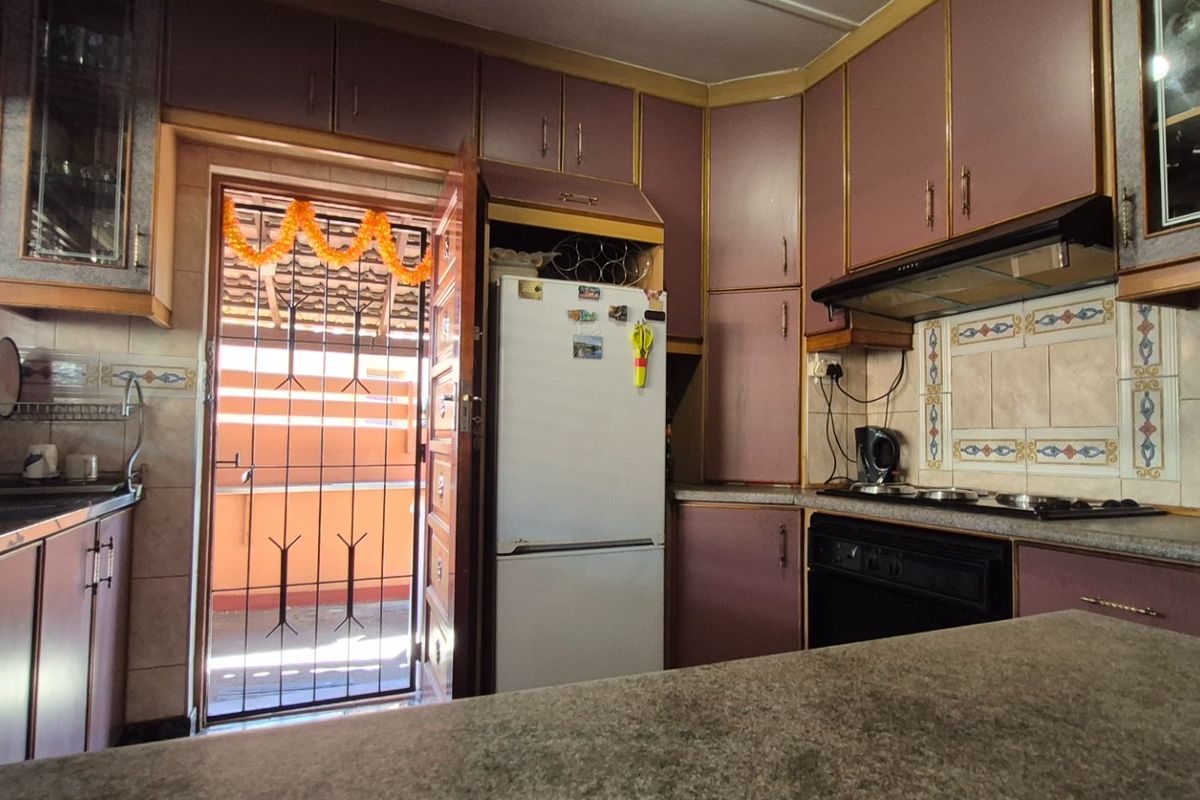 Family Retreat in Stanger Manor  - Photo 4