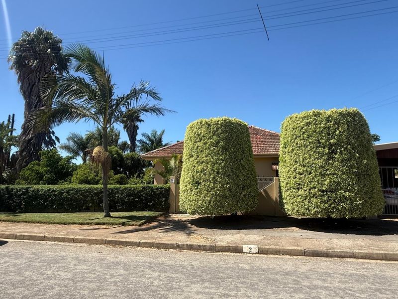 CHARMING 3 Bed Family Home  - Photo 4