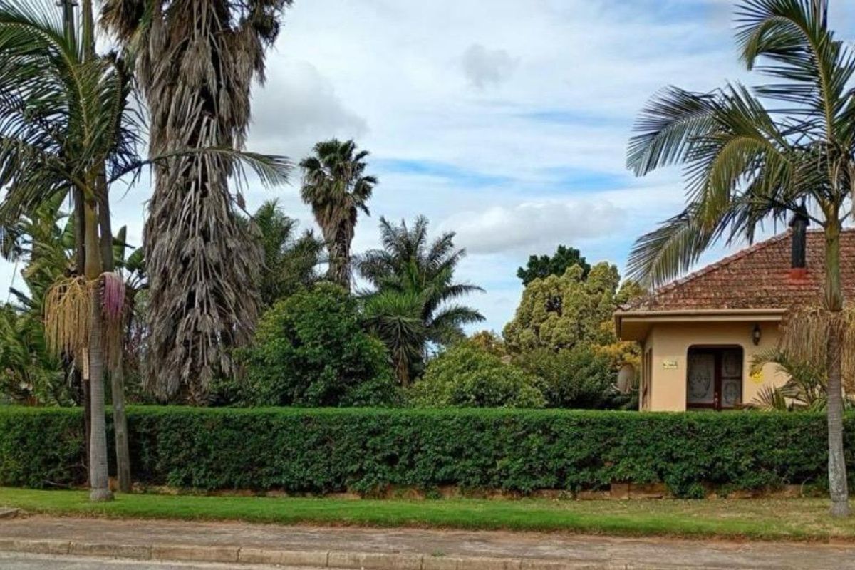 CHARMING 3 Bed Family Home  - Photo 2