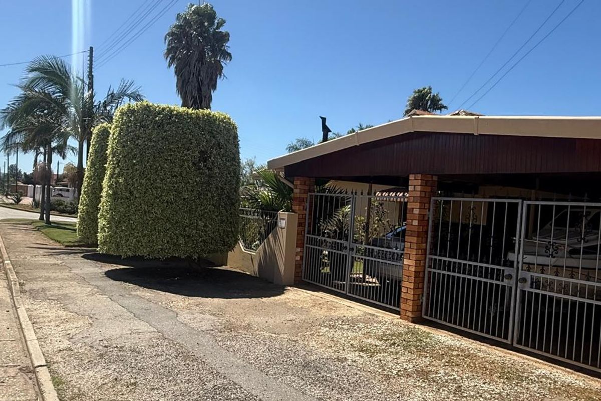 CHARMING 3 Bed Family Home  - Photo 3