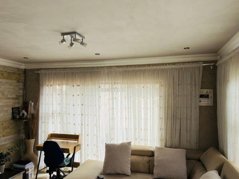 4 Bedrooms 3 bath for sale in Rabie Ridge E  - Photo 10