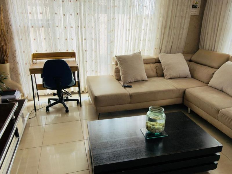 4 Bedrooms 3 bath for sale in Rabie Ridge E  - Photo 9