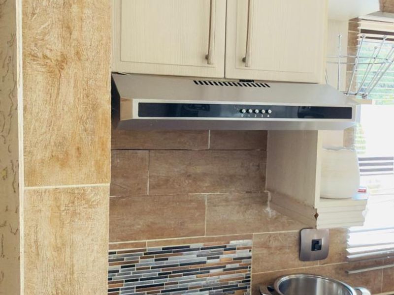 4 Bedrooms 3 bath for sale in Rabie Ridge E  - Photo 7