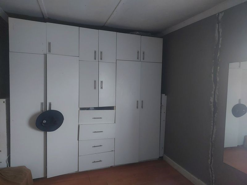 GET YOURSELF IN THE MARKET  - Photo 2