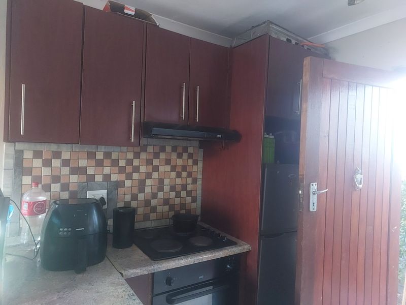 GET YOURSELF IN THE MARKET  - Photo 6