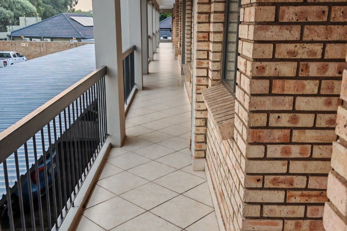 2 Bedroom Apartment for sale in Hurlyvale - Photo 3