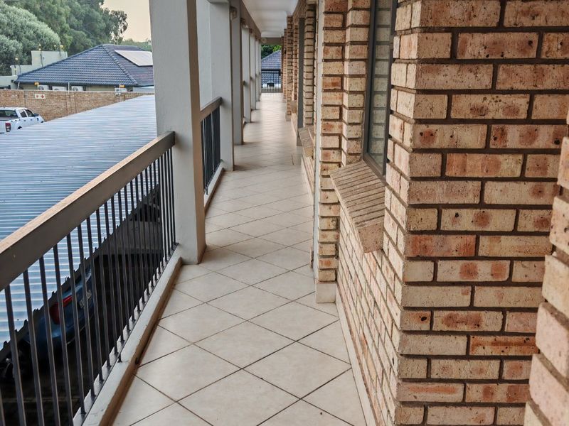 2 Bedroom Apartment for sale in Hurlyvale - Photo 3