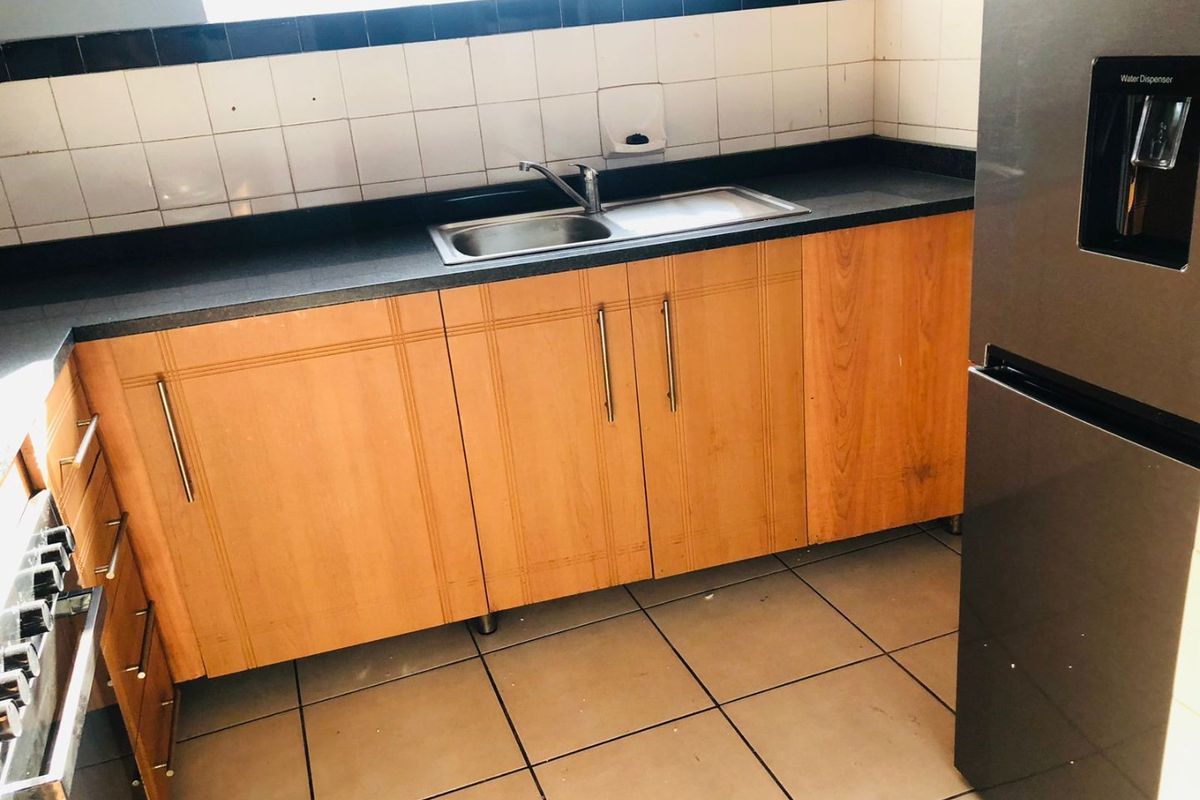 3 Bedrooms, 1 Bathroom Sharing Accommodation To Let In Durban Central, Durban  - Photo 3