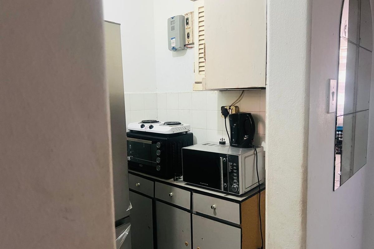 Studio Apartment For Sale In South Beach,Durban - Photo 5