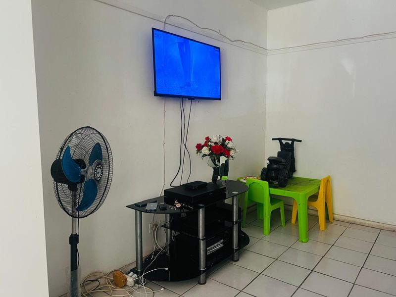 Studio Apartment For Sale In South Beach,Durban - Photo 10