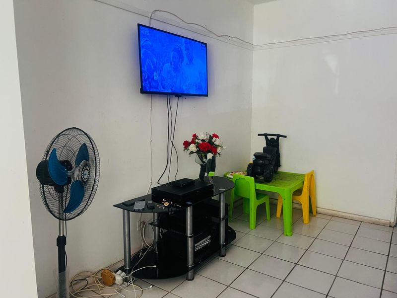 Studio Apartment For Sale In South Beach,Durban - Photo 9