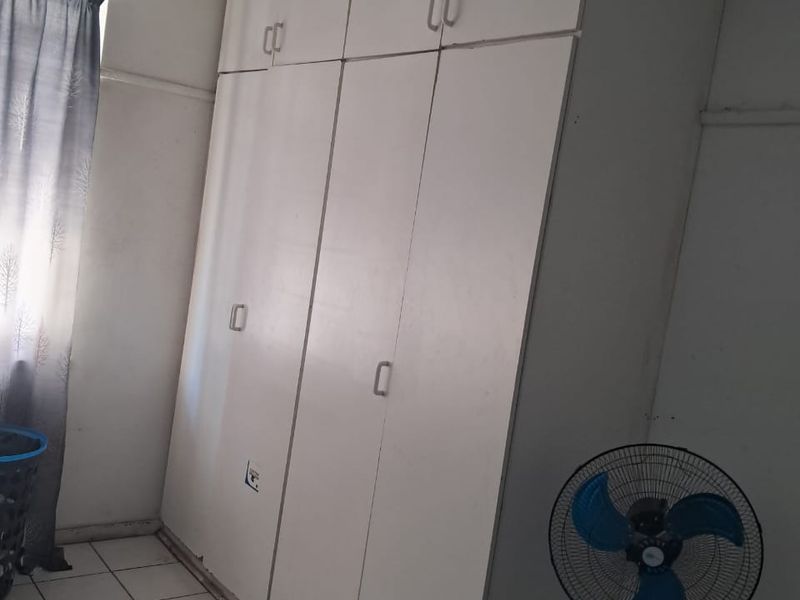 Studio Apartment For Sale In South Beach,Durban - Photo 8