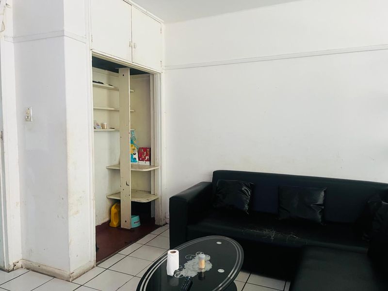 Studio Apartment For Sale In South Beach,Durban - Photo 6