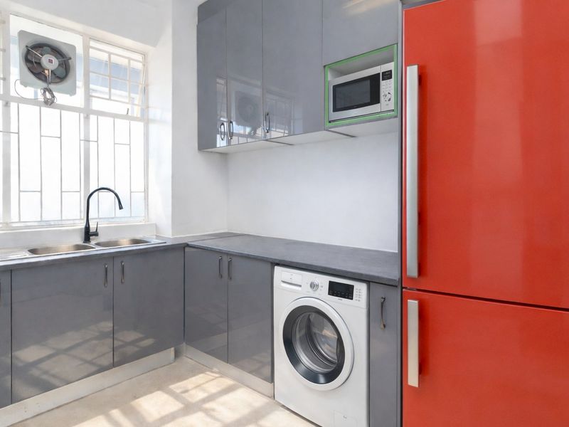 Massive 98sqm Apartment in Dumbarton Oaks  - Photo 8