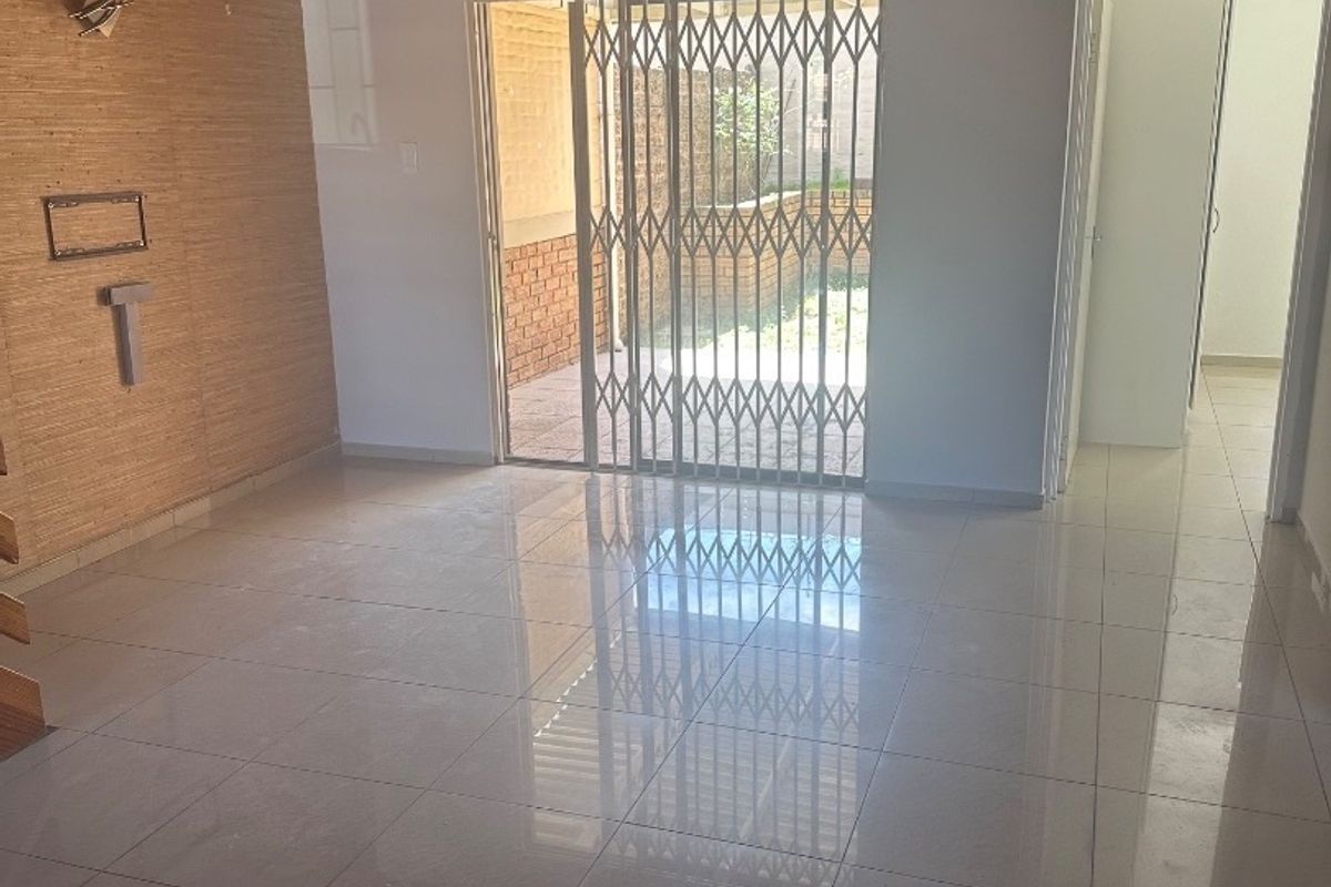 A Lovely 3 Bedroom Duplex for Rent in Carlswald.  - Photo 4