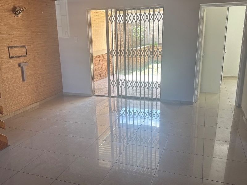 A Lovely 3 Bedroom Duplex for Rent in Carlswald.  - Photo 4