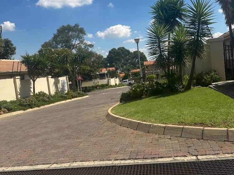 A Lovely 3 Bedroom Duplex for Rent in Carlswald.  - Photo 1