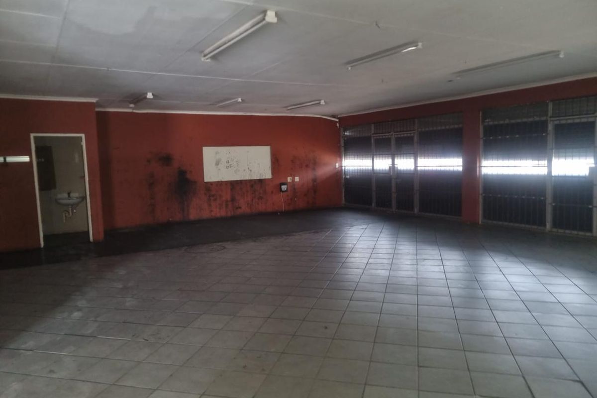 Excellent retail opportunity in a high-visibility corner location in the Polokwane CBD!!! - Photo 4