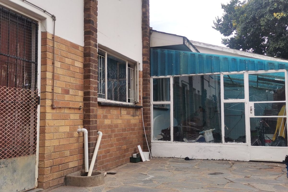 4 Bed House in Roosheuwel for Sale - Photo 5