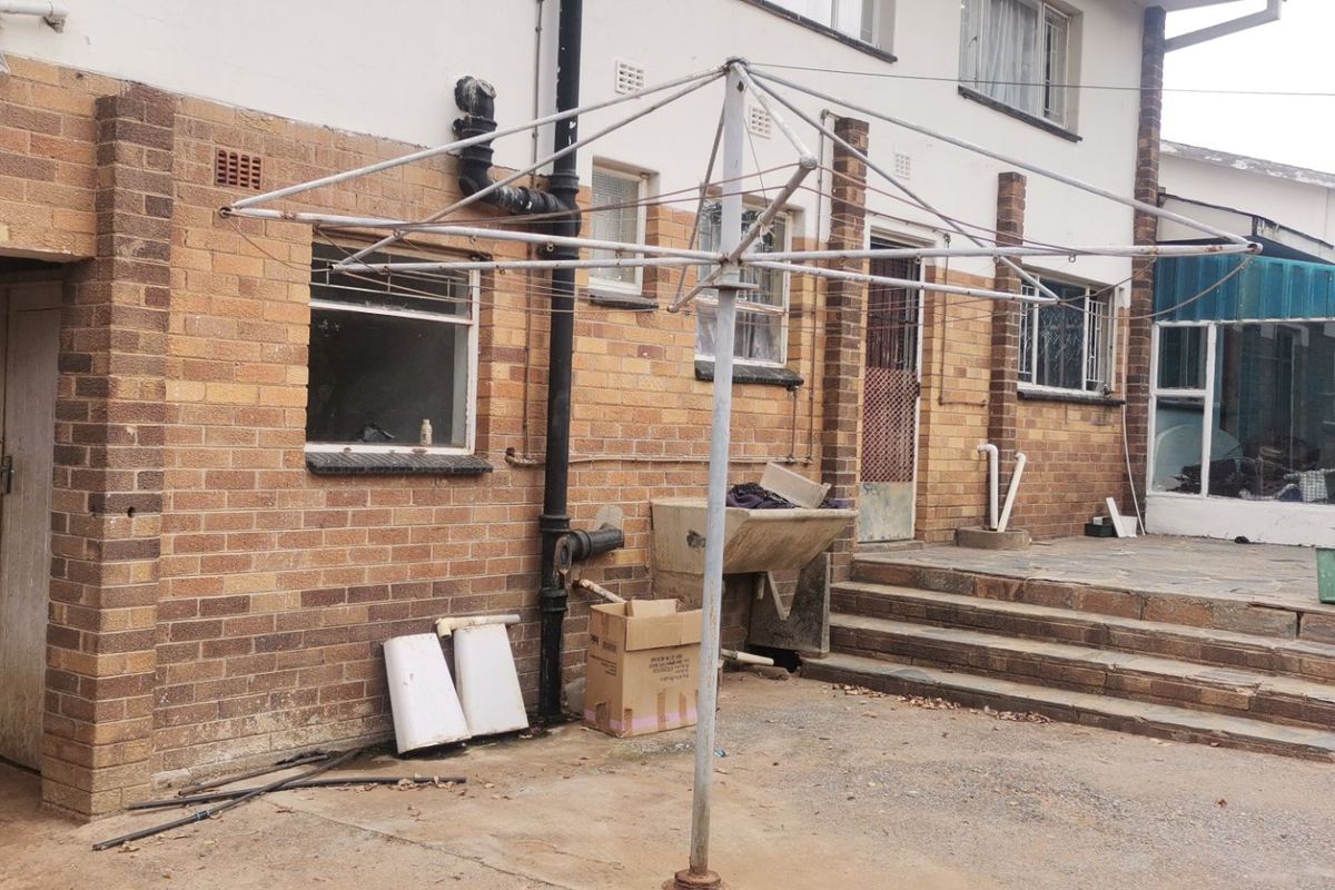 4 Bed House in Roosheuwel for Sale - Photo 3