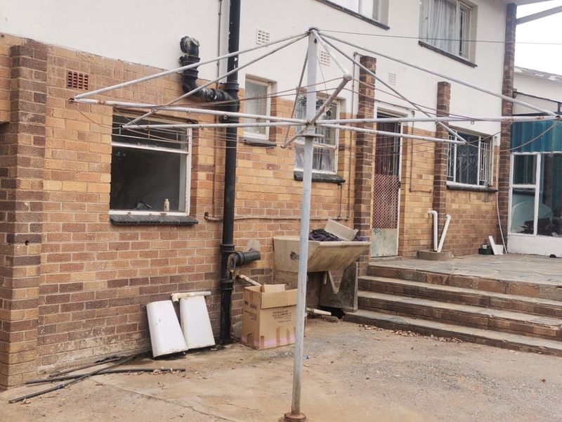 4 Bed House in Roosheuwel for Sale - Photo 3