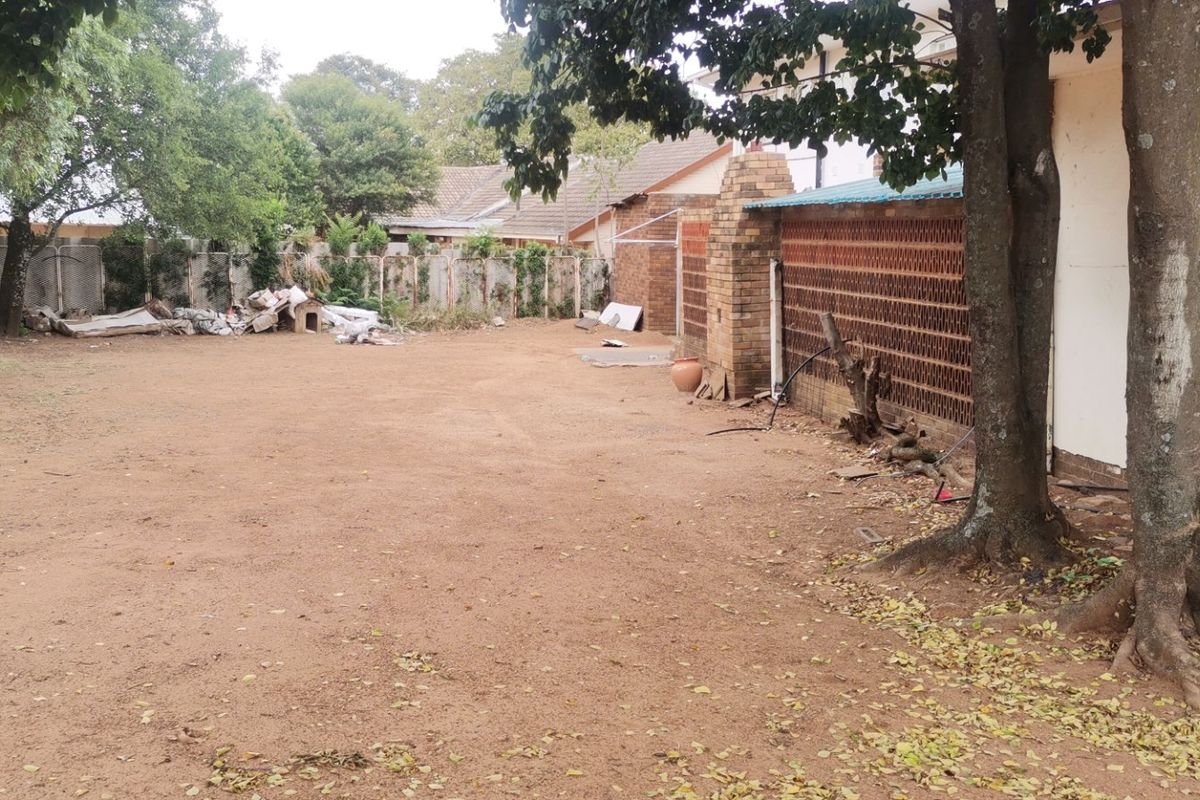 4 Bed House in Roosheuwel for Sale - Photo 2