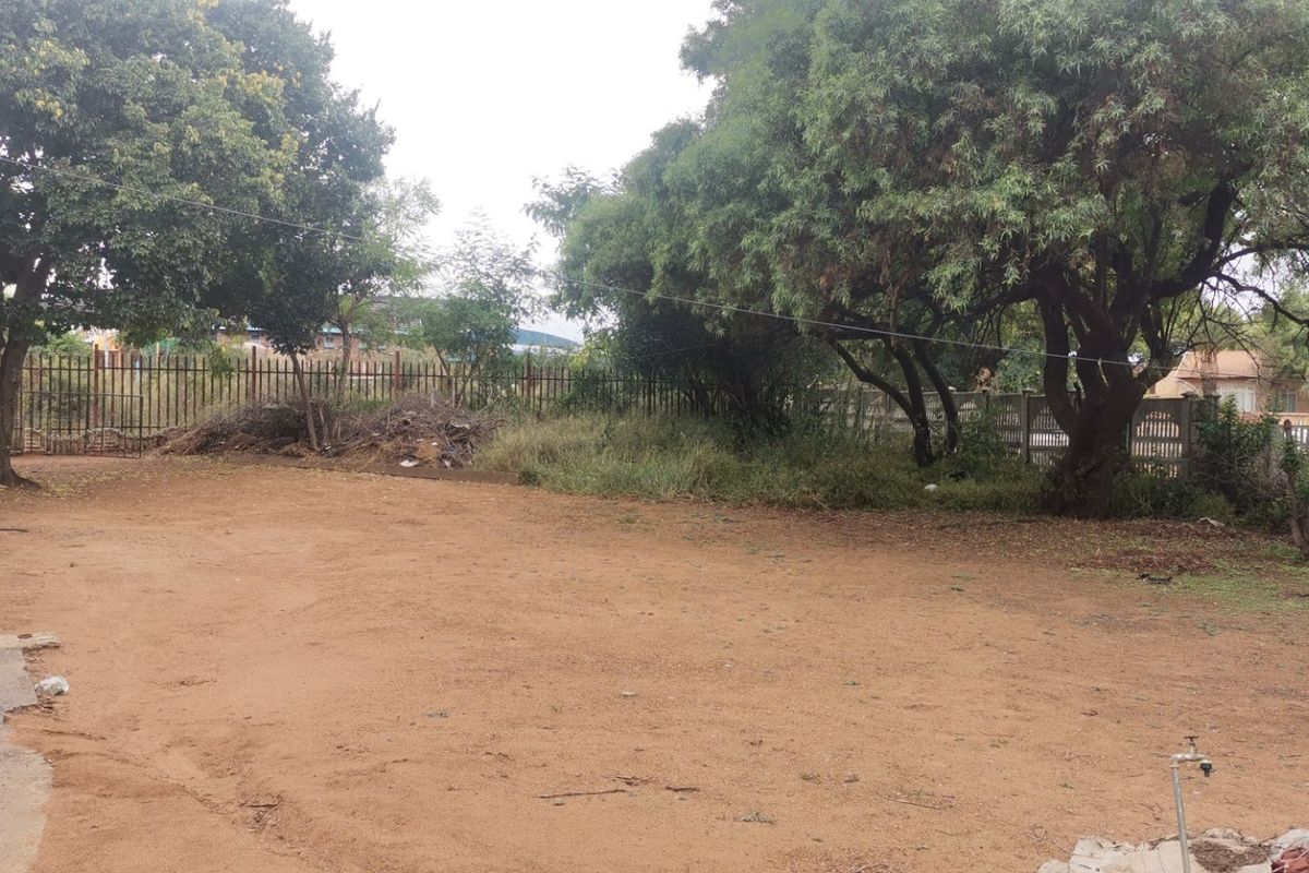 4 Bed House in Roosheuwel for Sale - Photo 4