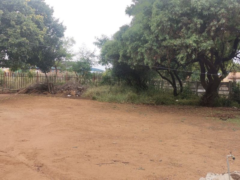 4 Bed House in Roosheuwel for Sale - Photo 4