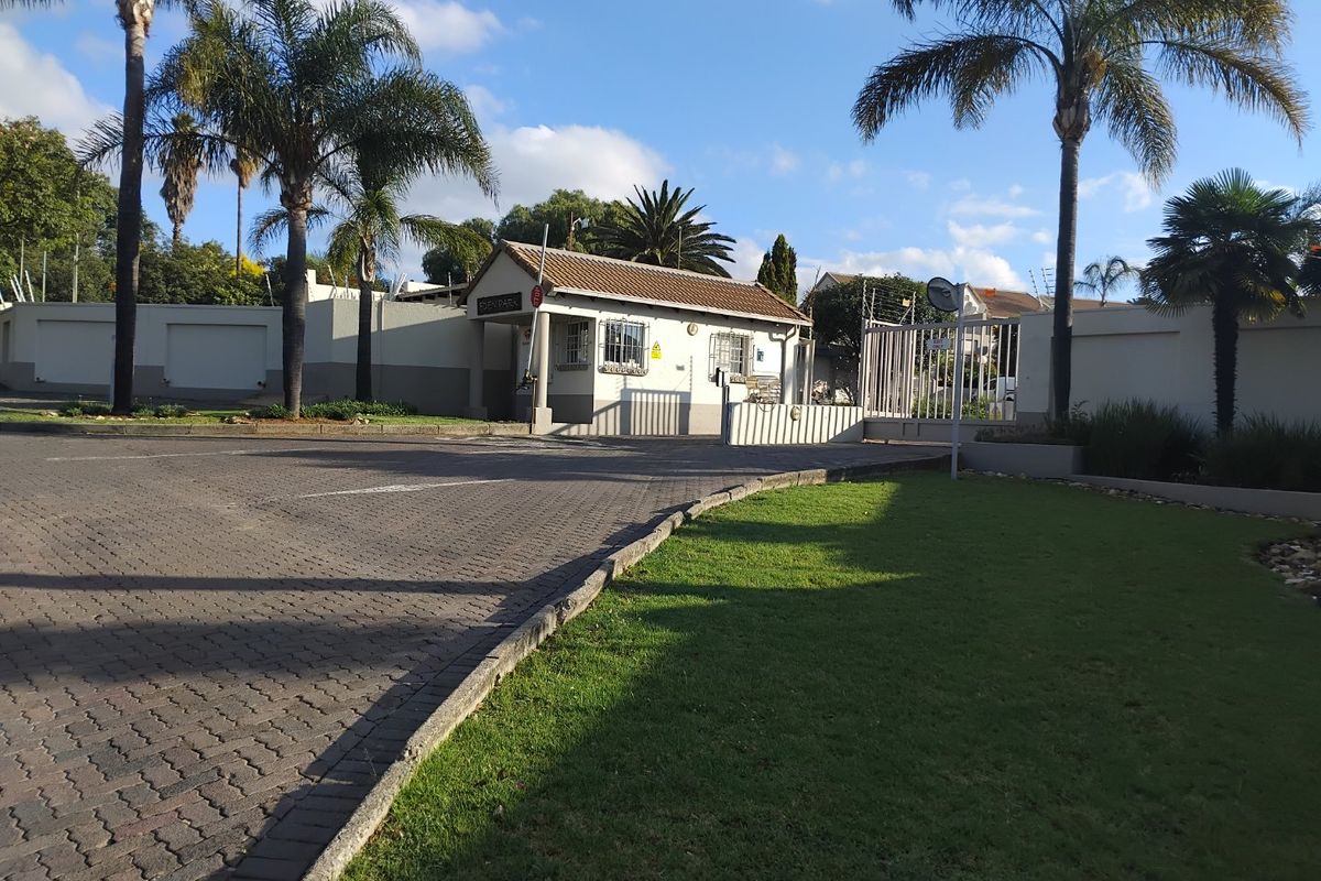 Garden Living with Comfort & Security! - Photo 2