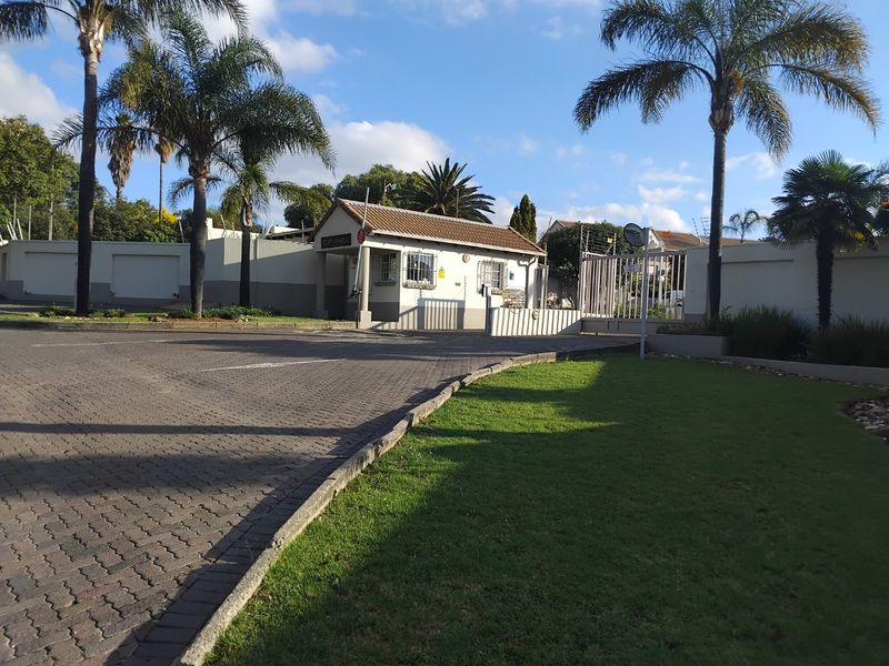 Garden Living with Comfort & Security! - Photo 2