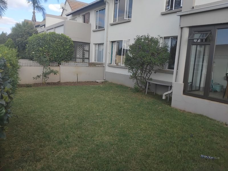 Garden Living with Comfort & Security! - Photo 4
