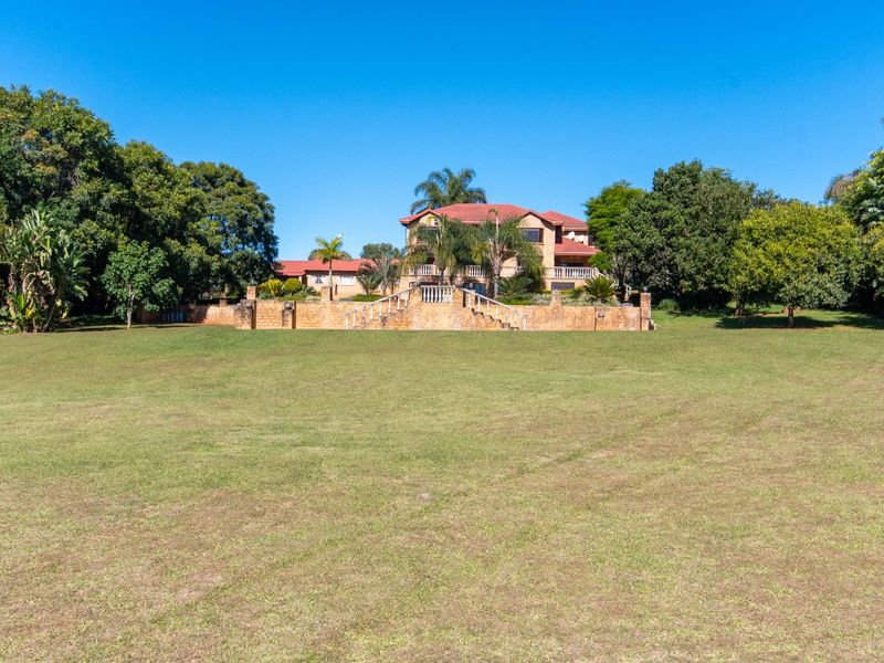 8 Bedroom house for sale on the R40 White River  - Photo 4