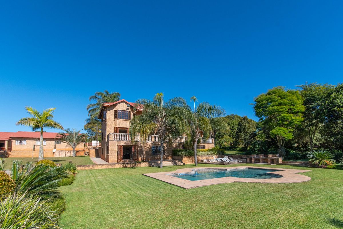 8 Bedroom house for sale on the R40 White River  - Photo 5