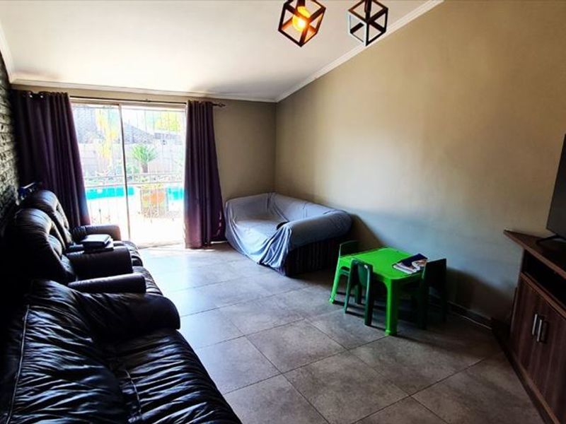 Spacious Family Home with Pool and Staff Quarters - Photo 2