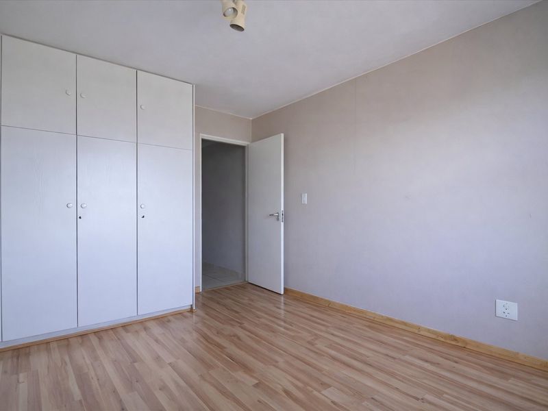 Incredible Views | 2 Bedroom Apartment in Sought-After Worlds View, Northcliff - Photo 7