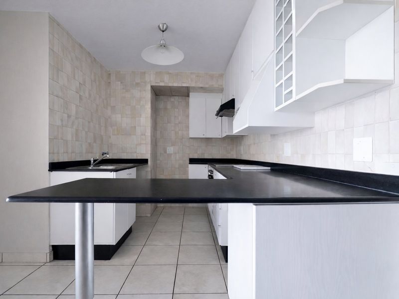 Incredible Views | 2 Bedroom Apartment in Sought-After Worlds View, Northcliff - Photo 5