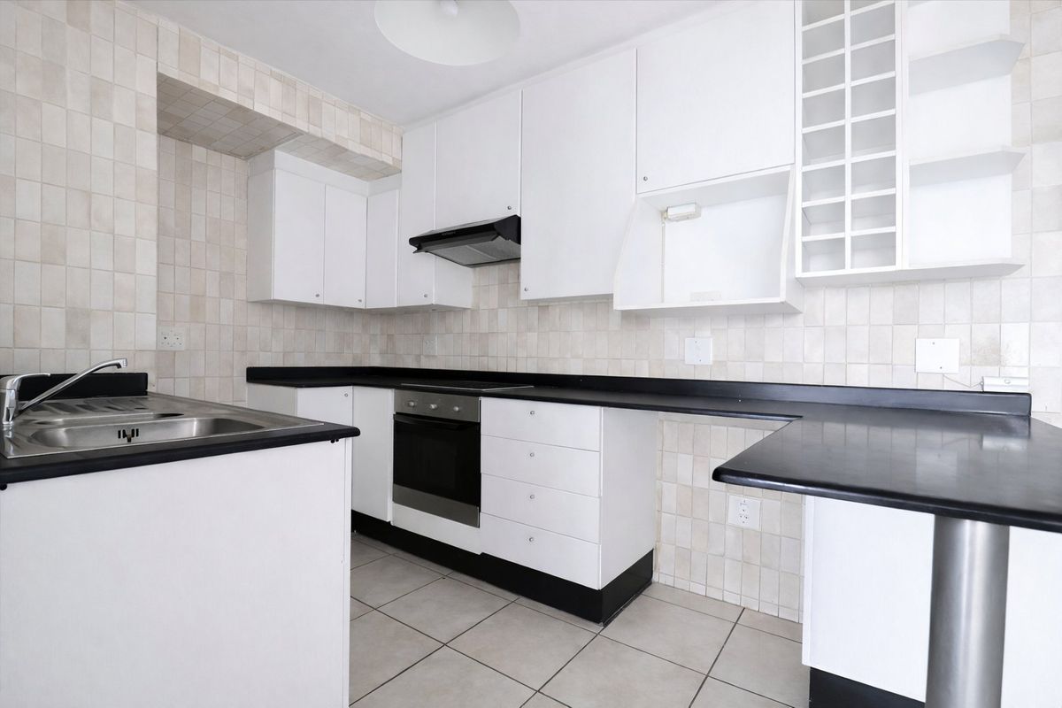 Incredible Views | 2 Bedroom Apartment in Sought-After Worlds View, Northcliff - Photo 4