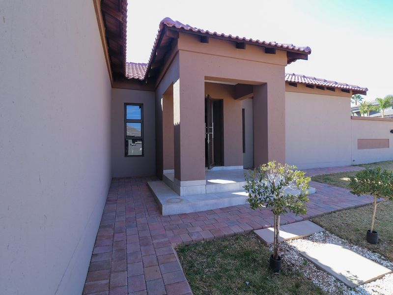 Modern 4-Bedroom Townhouse with Exceptional Entertainment Facilities - Photo 5