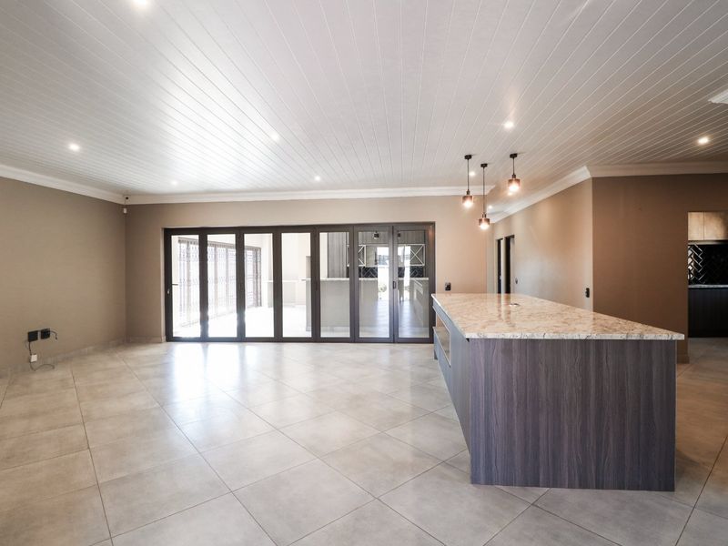 Modern 4-Bedroom Townhouse with Exceptional Entertainment Facilities - Photo 6