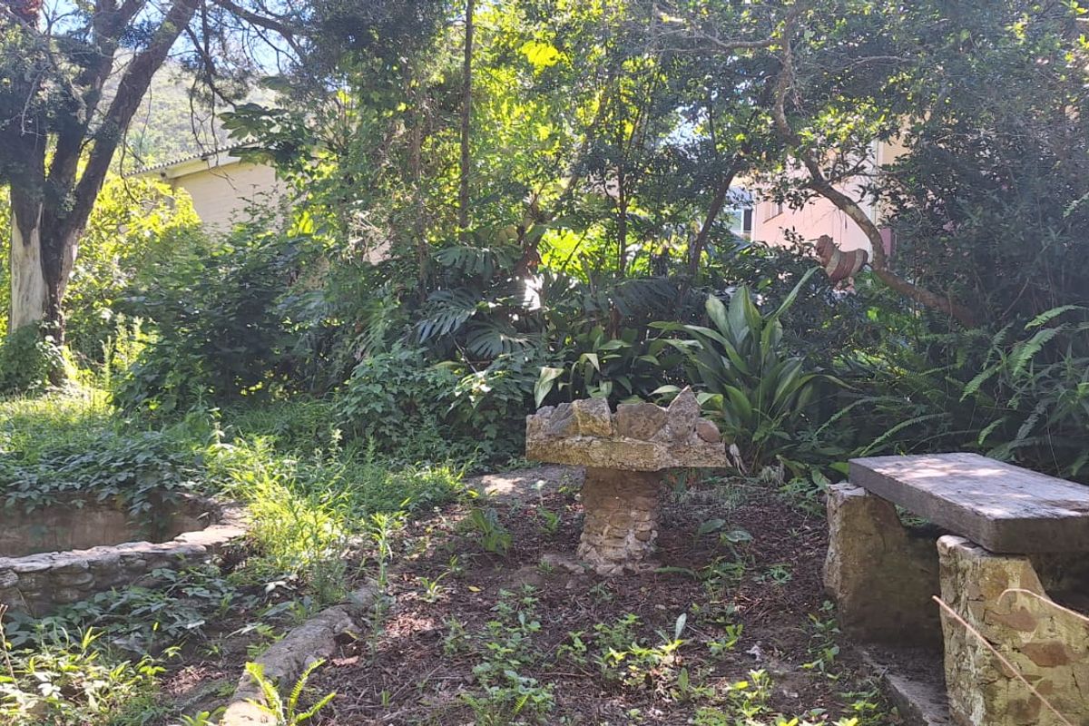 Spacious Family Home with Excellent Potential in Old Place, Knysna - Photo 2