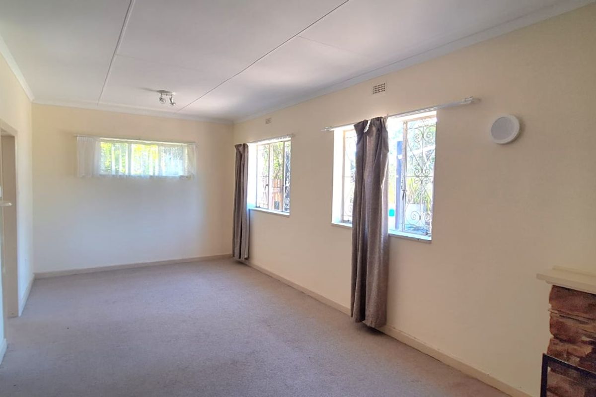 Spacious Family Home with Excellent Potential in Old Place, Knysna - Photo 5