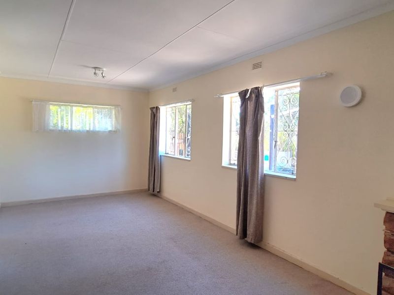 Spacious Family Home with Excellent Potential in Old Place, Knysna - Photo 5