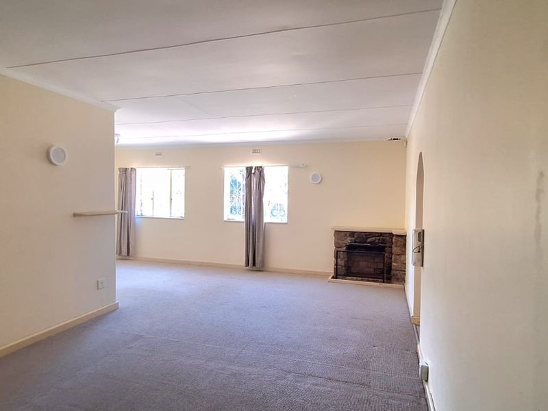 Spacious Family Home with Excellent Potential in Old Place, Knysna - Photo 6