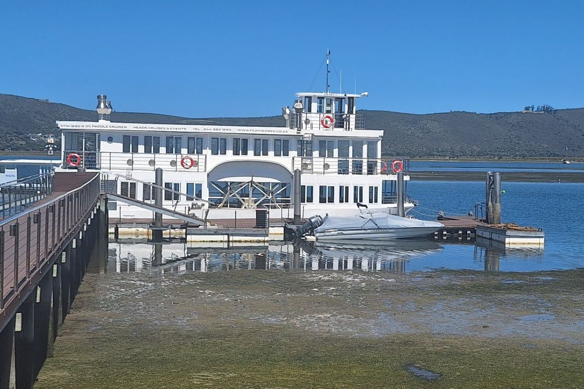 Spacious Family Home with Excellent Potential in Old Place, Knysna - Photo 3