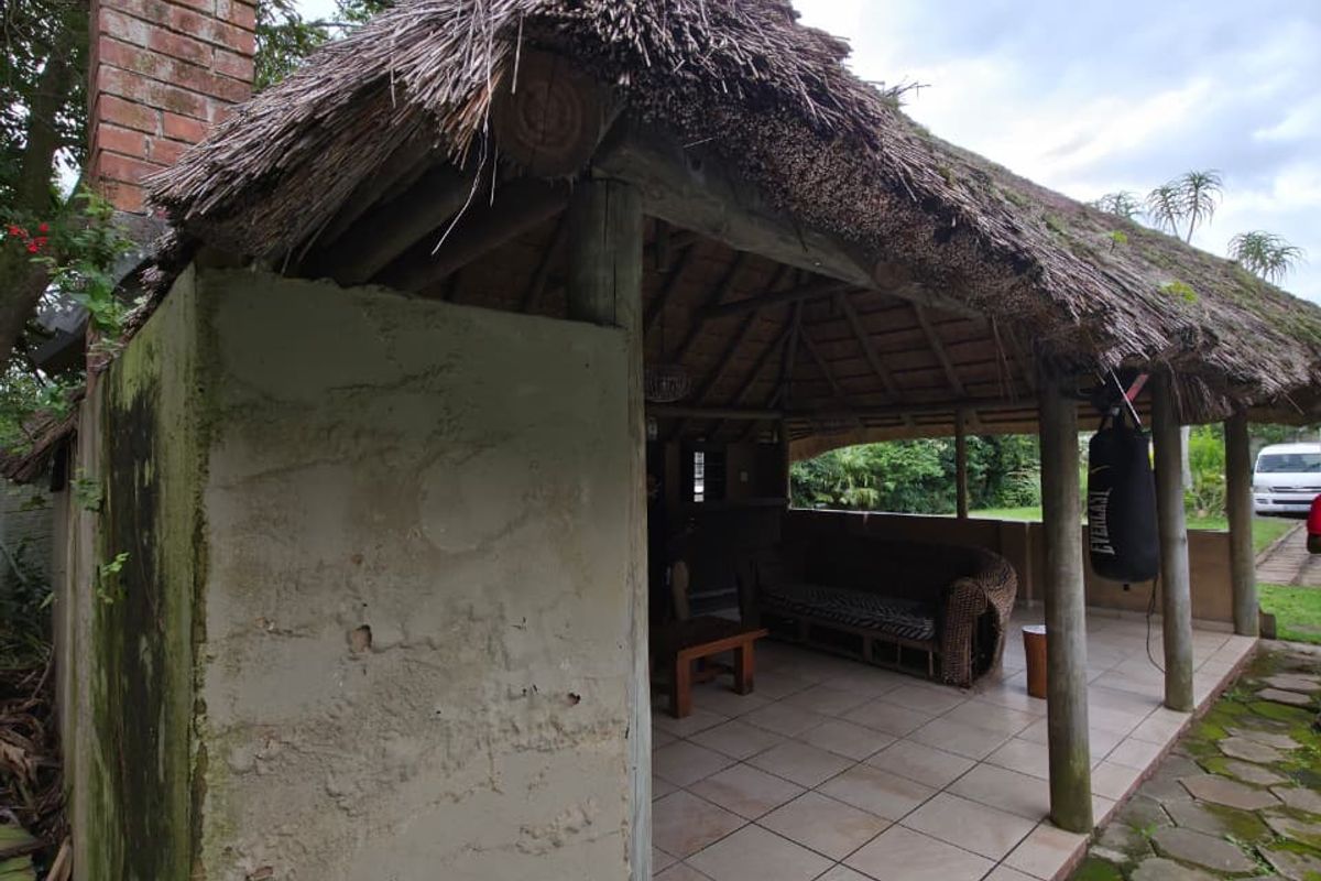 ENTERTAINERS DELIGHT 4 BEDROOM HOME PADFIELD PARK PINETOWN - Photo 5