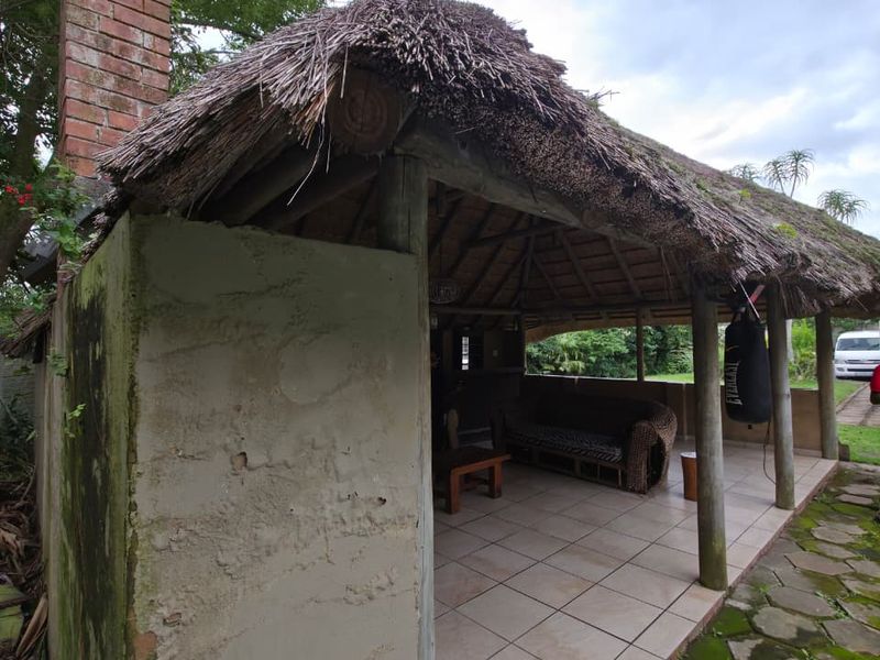 ENTERTAINERS DELIGHT 4 BEDROOM HOME PADFIELD PARK PINETOWN - Photo 5