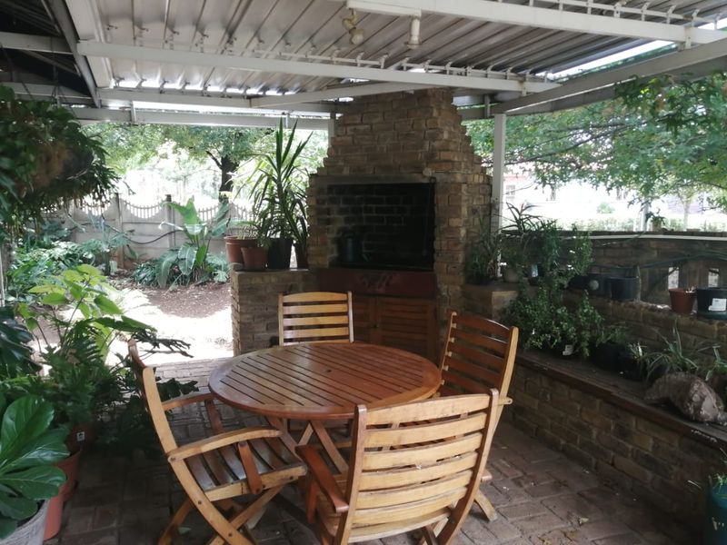 5 bedroom double story house available in Valhalla. - Photo 7