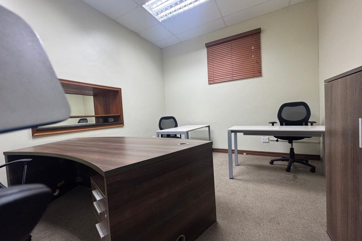 Prime serviced office space in Constantia Business Centre - Photo 4