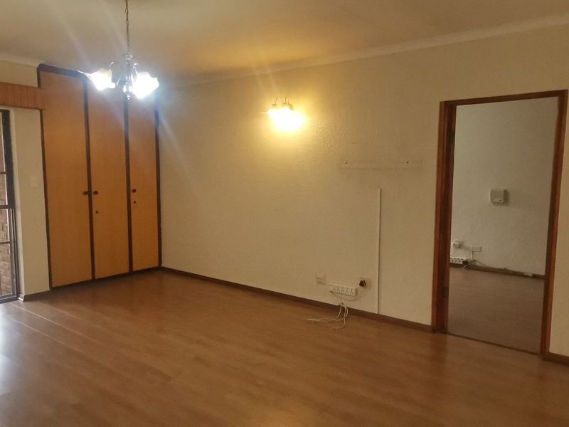 Comfortable 1-Bedroom Unit in a Well-Equipped Retirement Village - Photo 3